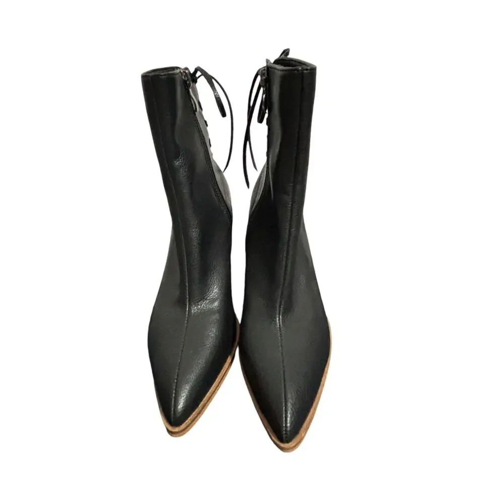Beast Fashion NWT Aster Ankle Boot Size 6.5M Black Western Block Heel Bootie